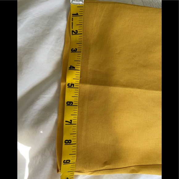 Camille La Vie capris, size 6 in golden yellow - Picture 4 of 9